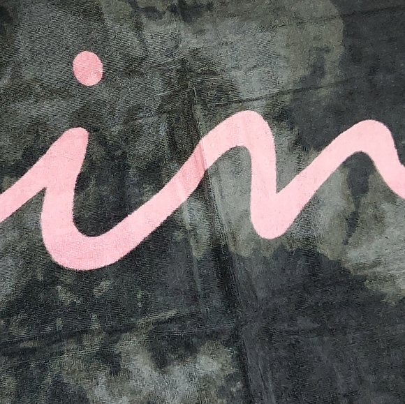 PINK Beach towel NIP - Picture 4 of 7